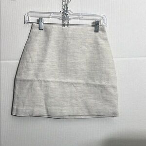Aritzia Wilfred color Natural Ecru CruiseLinen™ Classic Mini Skirt